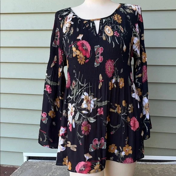 Like new Charlie Black Floral Long Sleeve blouse - Picture 1 of 15